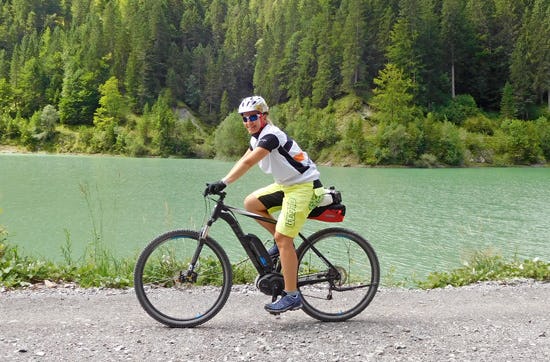 E-Bike-Tour & Bergwandern in Tirol