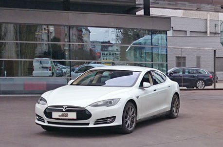 Tesla Model S fahren Österreich (1 Tag)