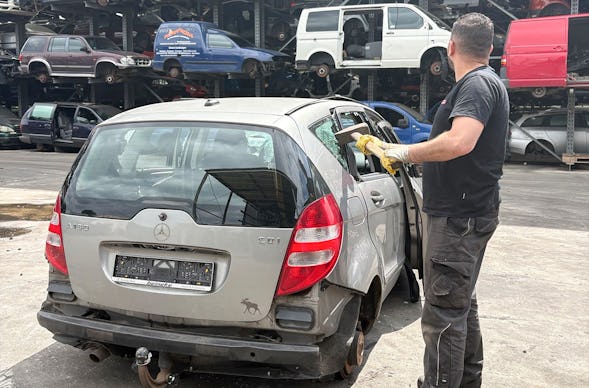 Auto zertrümmern Schloß Holte-Stukenbrock