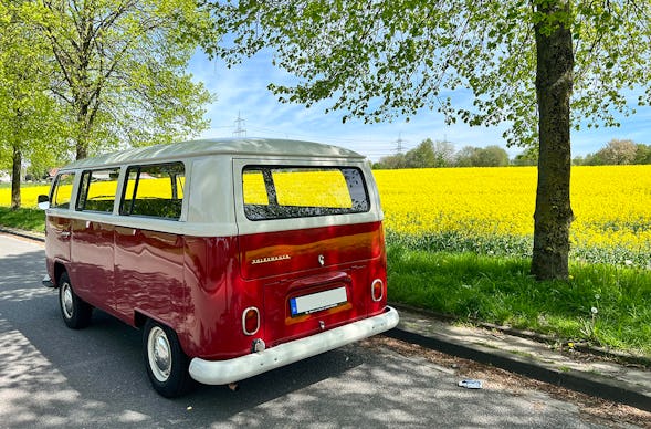 Bulli mieten Bochum für 8 Personen (1 Std.)