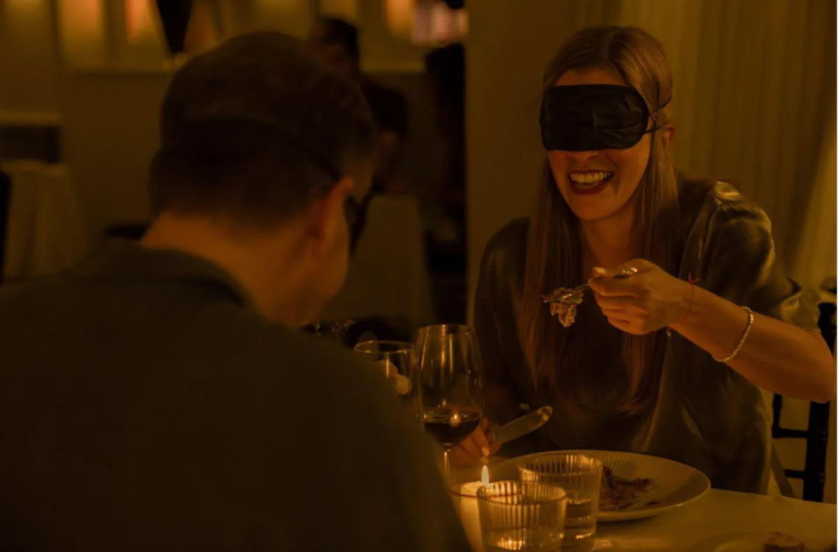 Dinner in the Dark Ahrenshoop für 2 (mit Masken) - 4
