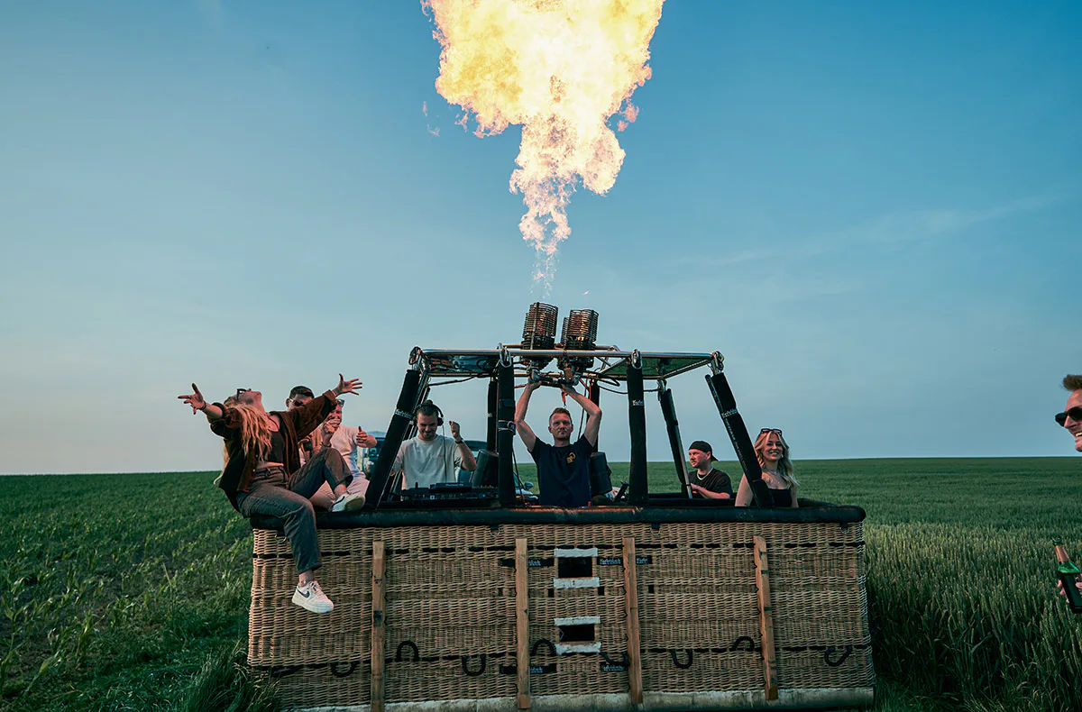 DJ im Ballon - Party auf 1000 Metern (14 Personen) - 4