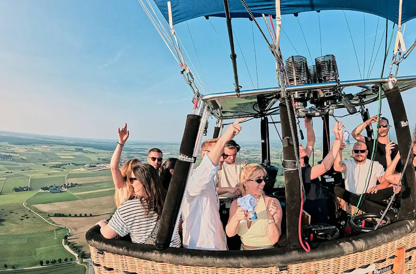 DJ im Ballon - Party auf 1000 Metern (9 Personen)