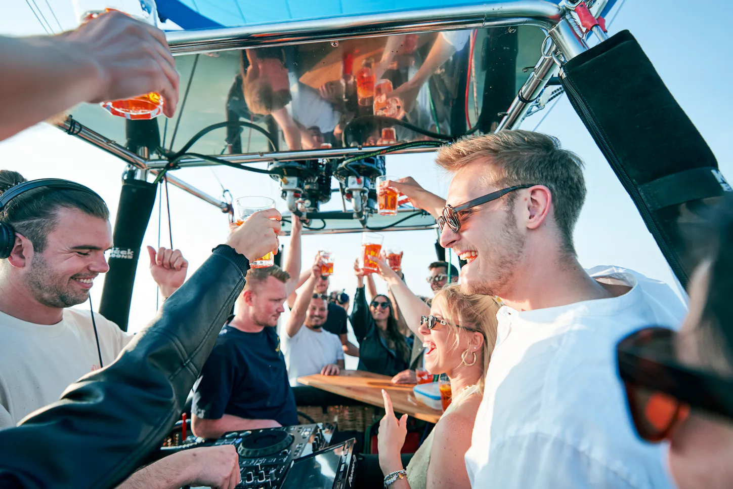 DJ im Ballon - Party auf 1000 Metern (9 Personen) - 2