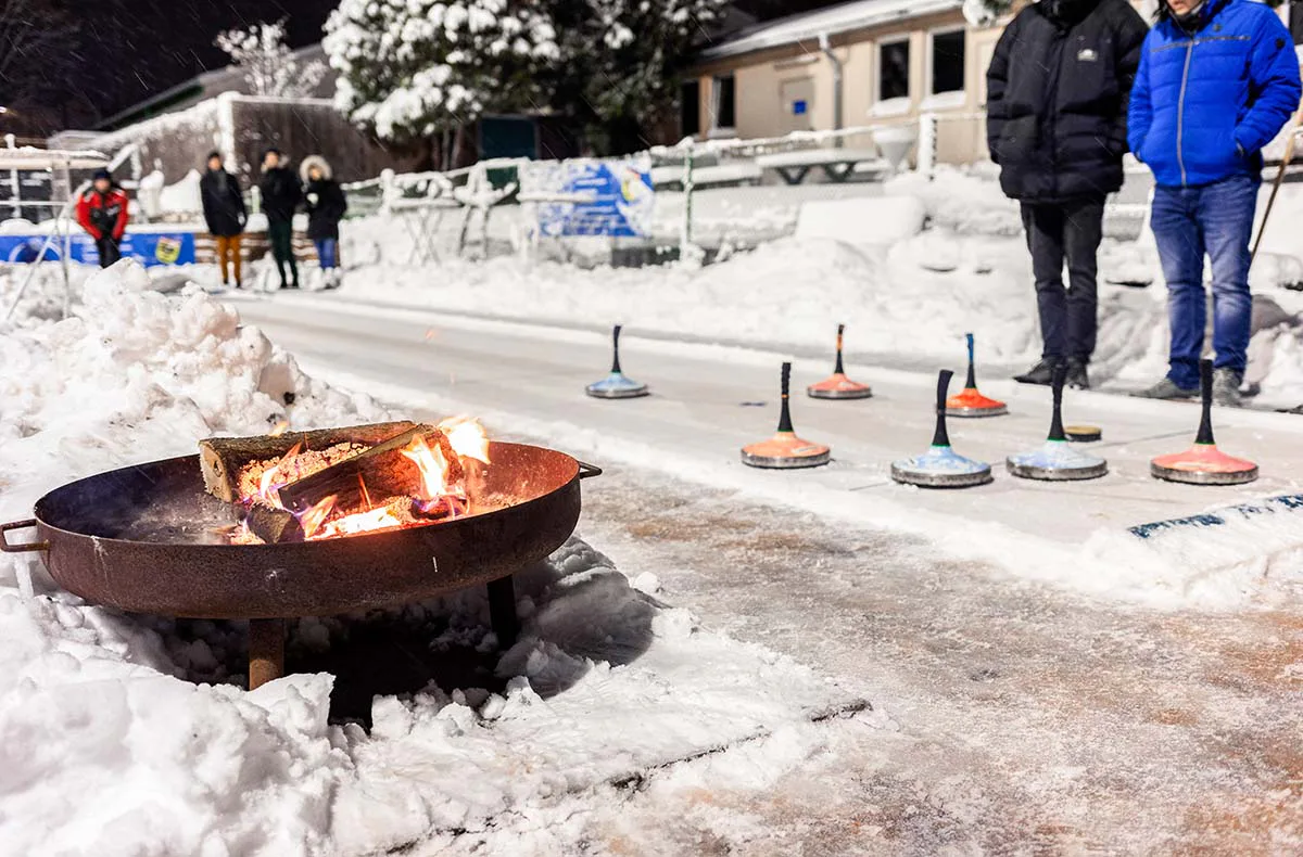 Eisstockschießen für bis zu 8 Personen Wien - 2