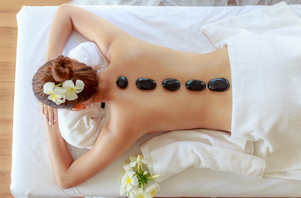 Hotstone Massage mit Spa Berlin - Alexanderplatz