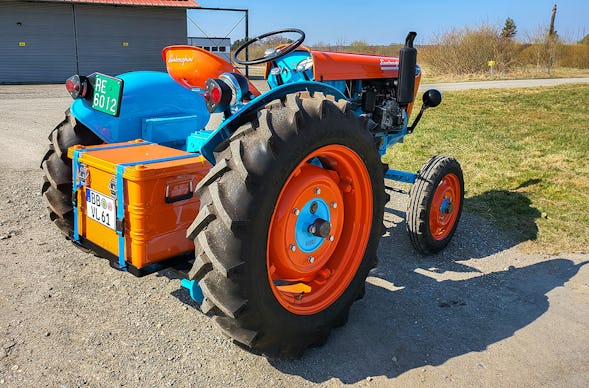 Lamborghini Traktor fahren Sindelfingen (Halbtags)