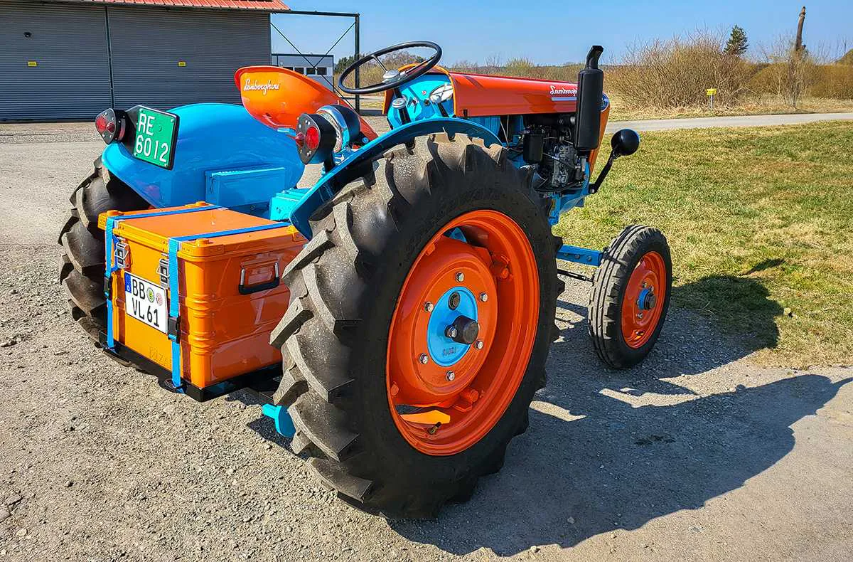Lamborghini Traktor fahren Sindelfingen (Halbtags) - 1
