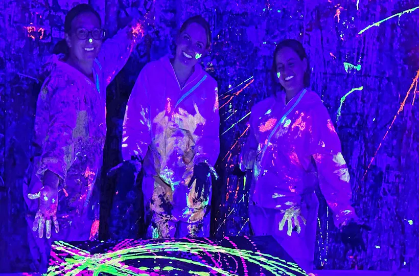 Neon Action Painting Wien