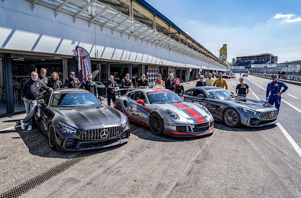 Renntaxi-Duo: Mercedes AMG GT-S vs. Porsche 911 GT3
