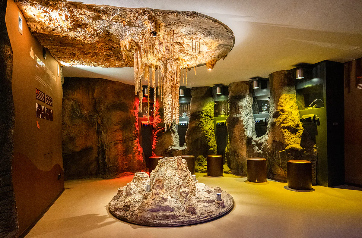 Saalfelder Feengrotten und Museum Grottoneum für 2 - 5