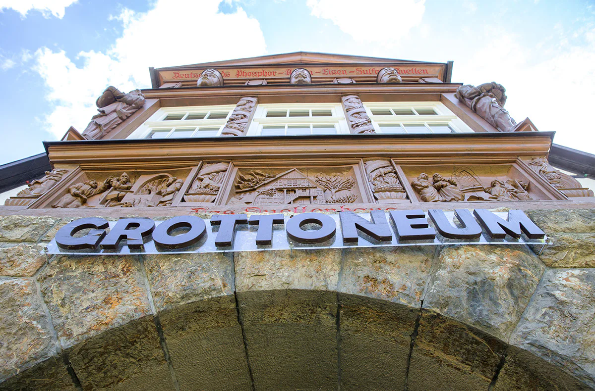 Saalfelder Feengrotten und Museum Grottoneum für 2 - 8