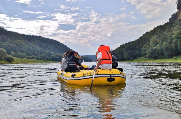 Schlauchboottour durch die Sächsische Schweiz