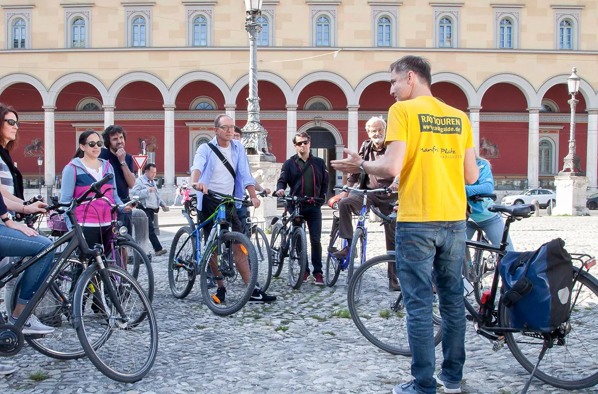 Stadtführung mit Fahrrad für 6 München - 2