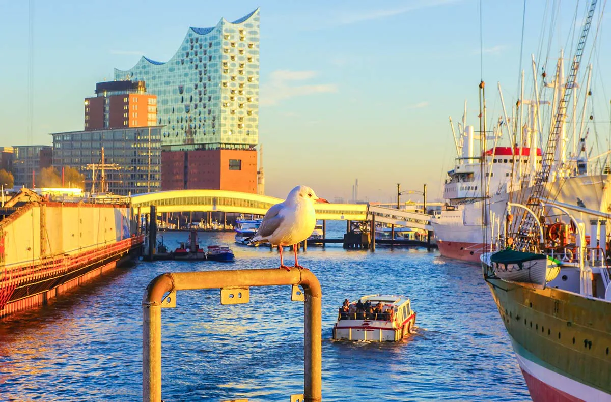 Städtetrip Hamburg mit abendlicher Hafenrundfahrt für 2 - 5