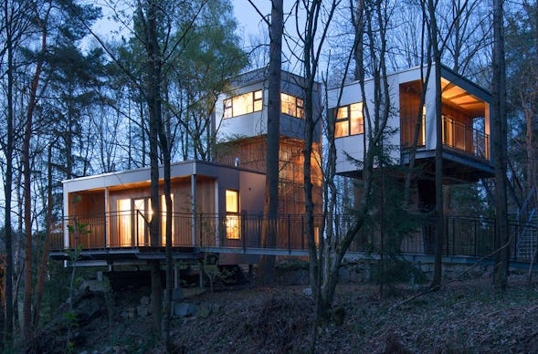 Übernachtung im Haus an der Mauer oder am Fundament (Mo-Do)