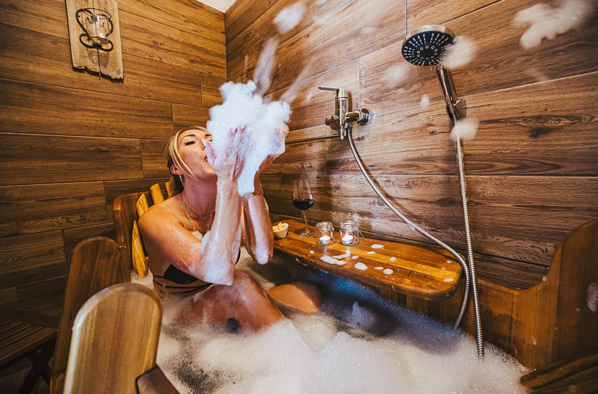Übernachtung im Weinfass Deluxe mit Wellness Grub an der March - 3